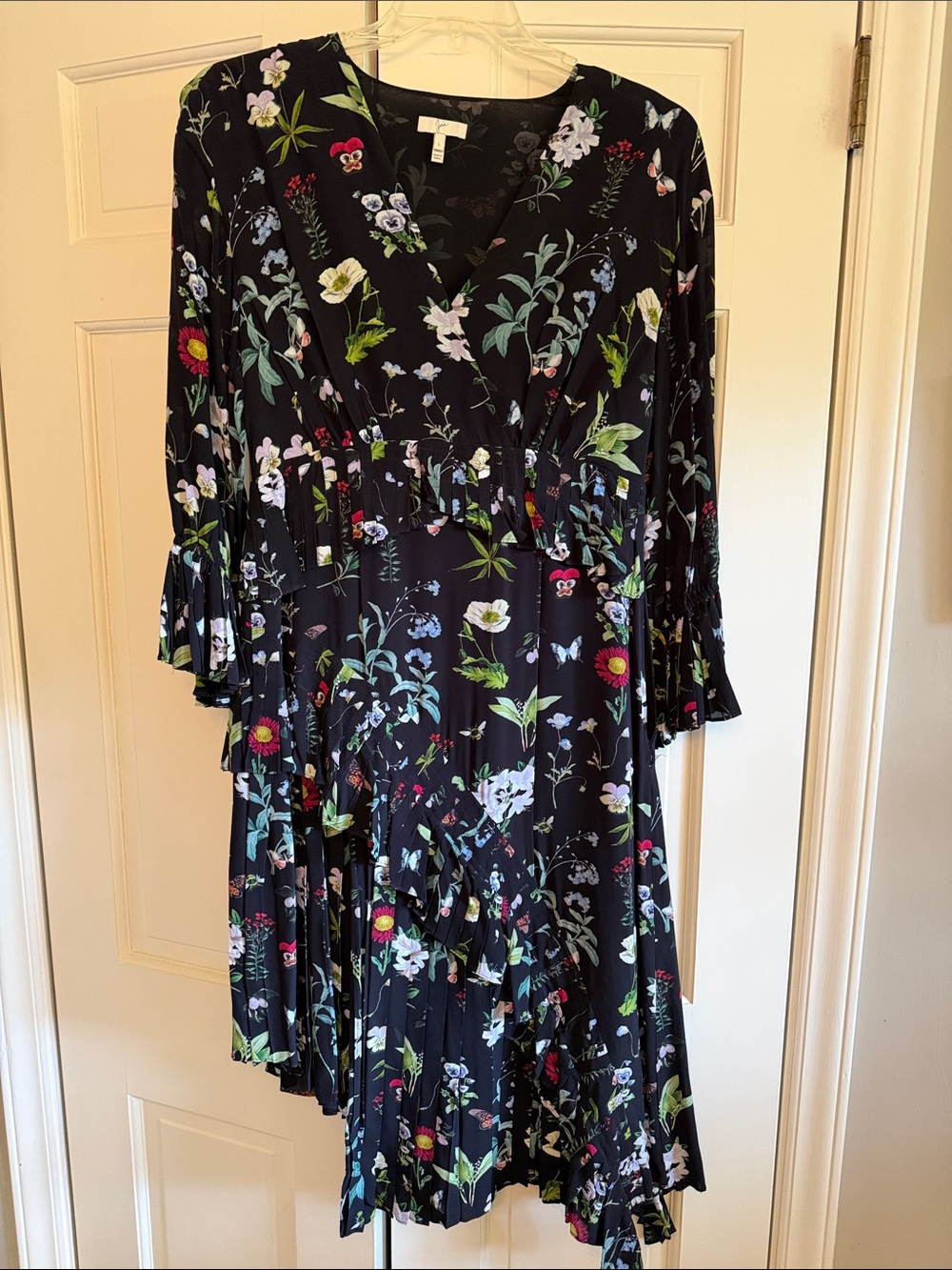 Joie Black Floral V-Neck Pleated Dress